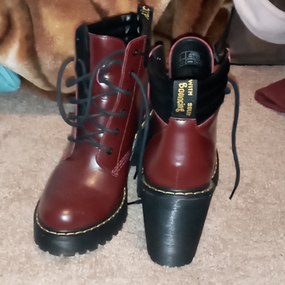 Boots - Picture 2 of 3
